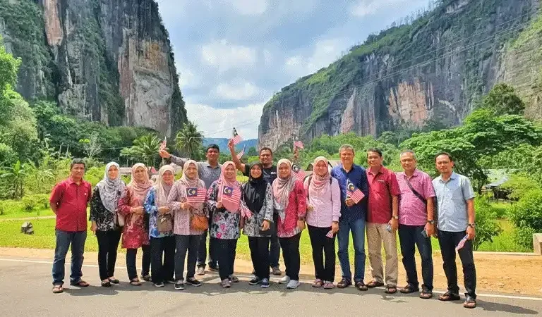 Paket Wisata Padang Bukittinggi Lembah Harau 2 Hari 1 Malam