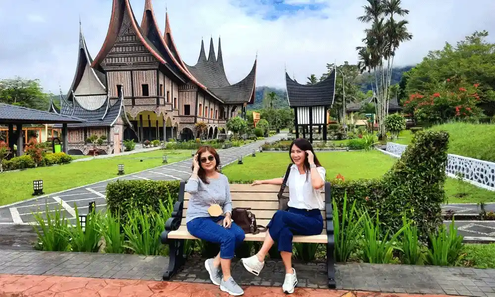 Paket Wisata Tour Padang Bukittinggi Murah 3 Hari 2 Malam