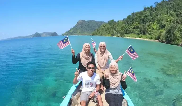 Paket Wisata Mandeh Tour Padang Bukittinggi 4 Hari 3 Malam