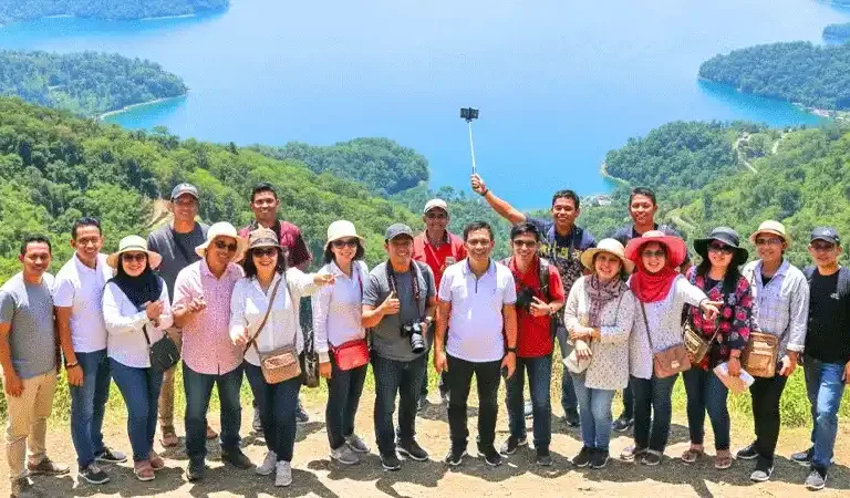 Paket Tour Padang Bukittinggi Lawang Park 2 Hari 1 Malam