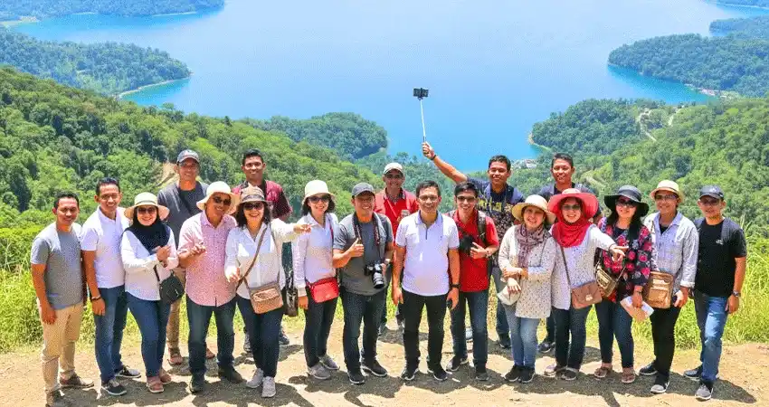 Paket Tour Padang Bukittinggi Lawang Park 2 Hari 1 Malam