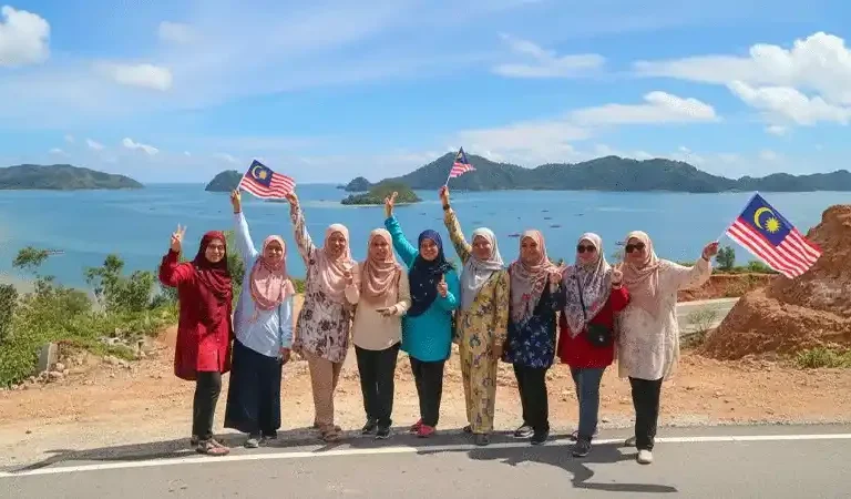 Paket Wisata Pulau Mandeh 1 Hari Bersama Aulia Tour Padang
