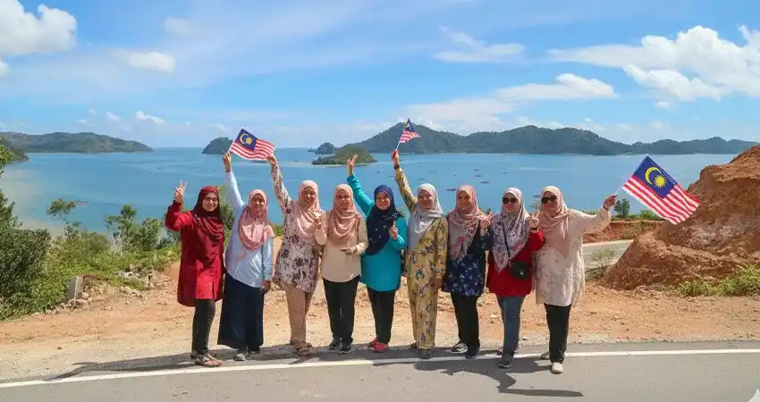 Paket Wisata Pulau Mandeh 1 Hari Bersama Aulia Tour Padang